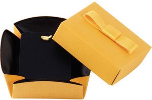 COCO YELLOW PENDANT W/HOOK BOX