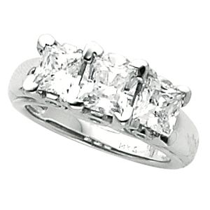 3-Stone Anniversary Ring Mounting for Princess-Cut Gemstones