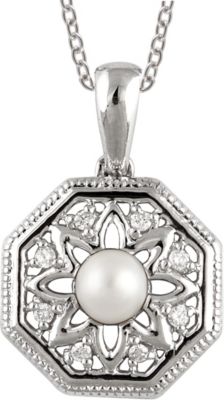Freshwater Cultured Pearl & .05 ct tw Diamond 18