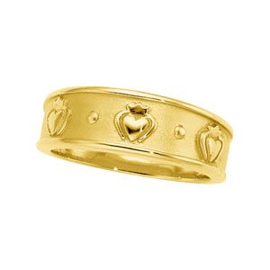8.25mm Claddagh Design Band