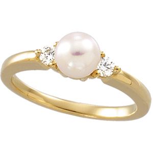 Akoya Cultured Pearl & Diamond Ring