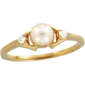 Akoya Cultured Pearl & Diamond Ring