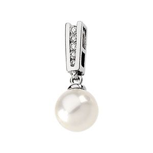 Akoya Cultured Pearl & Diamond Pendant