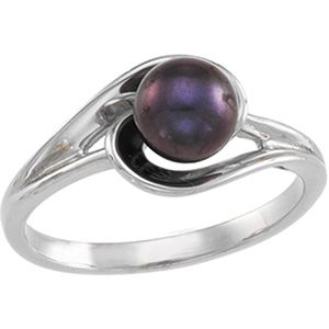 Black Cultured Pearl Ring