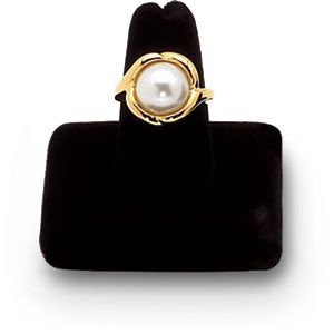 Black Velvet Square Base Single Ring Finger 