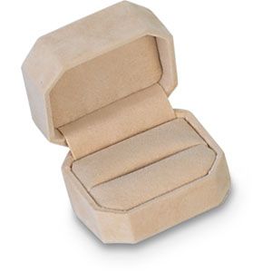 Clip-Corner Beige Ring Box