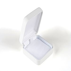 White Ultima Pendant Box