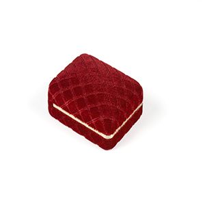 Quilted Velvet Red Pendant Box
