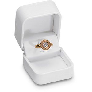 White Feature Clip Ring Box