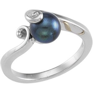 Black Cultured Pearl Ring