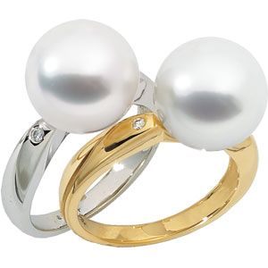  South Sea Cultured Pearl & Diamond Ring