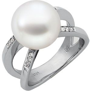 South Sea Cultured Pearl & Diamond Ring