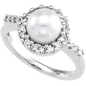 Cultured Pearl and Diamond Ring