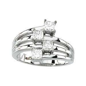 7/8 ct tw Diamond Right Hand Ring