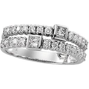 3/4 ct tw Diamond Right Hand Ring