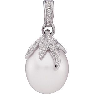 South Sea Cultured Pearl & Diamond Pendant