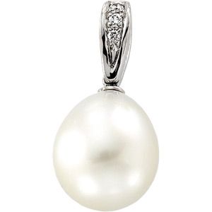 South Sea Cultured Pearl & Diamond Pendant