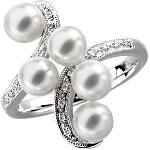 Freshwater Cultured Pearl & Diamond Ring