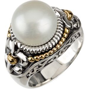 Freshwater Cultured Pearl Ring with Fleur-de-lis Trim