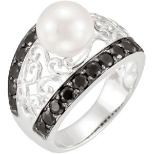 Freshwater Cultured Pearl & Black Spinel Ring