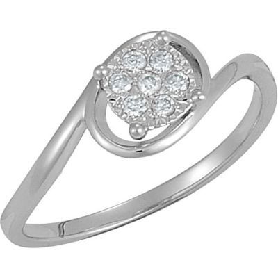1/10 ct tw Diamond Cluster Ring