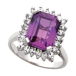 Ring Mounting for Emerald Shape Gemstone 
