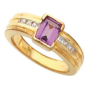 Bezel-Set Bezel-Set Ring Mounting for Emerald Shape Gemstone 