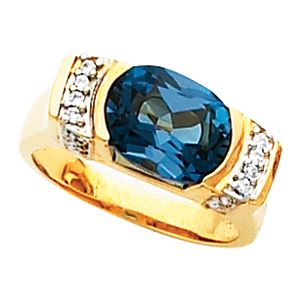 Accented Ring Mounting for Antique Cushion Center
