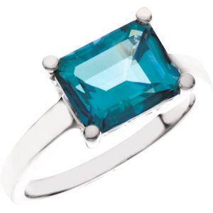 Ring Mounting for Emerald Shape Gemstone