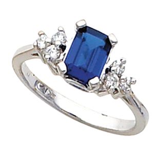 Ring Mounting for Emerald Shape Gemstone 