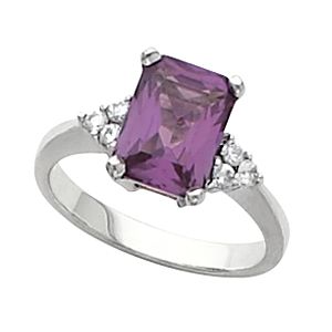 Ring Mounting for Emerald Shape Gemstone 