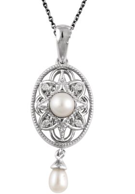 Freshwater Cultured Pearl & .025 ct tw Diamond 18