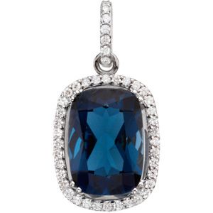 Entourage Pendant Mounting for Antique Cushion Center