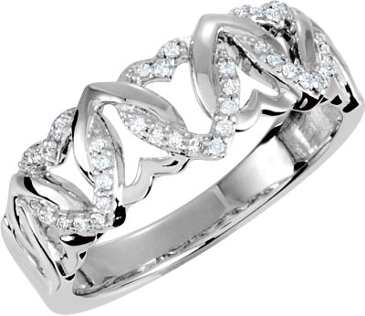 1/8 ct tw Diamond Heart Design Ring
