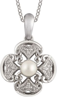 Freshwater Cultured Pearl & 1/8 ct tw Diamond 18