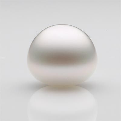 Button-full White South Sea Cultured Pearls