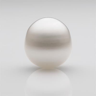 Drop-short White South Sea Cultured Pearls
