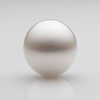Oval White South Sea Cultured Pearls