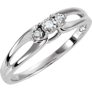 .03 CTW Diamond 3 Stone Ring Ref 650060